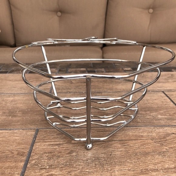 Metal Apple Basket - Picture 3 of 6